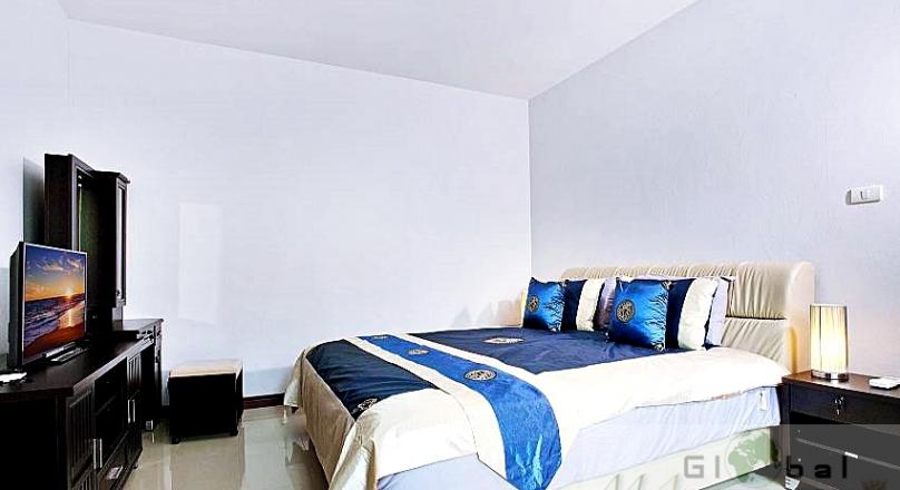 Huay Yai 6-7 bedroom Pool Villa and 3-4-bedroom guest house Pattaya Thailand